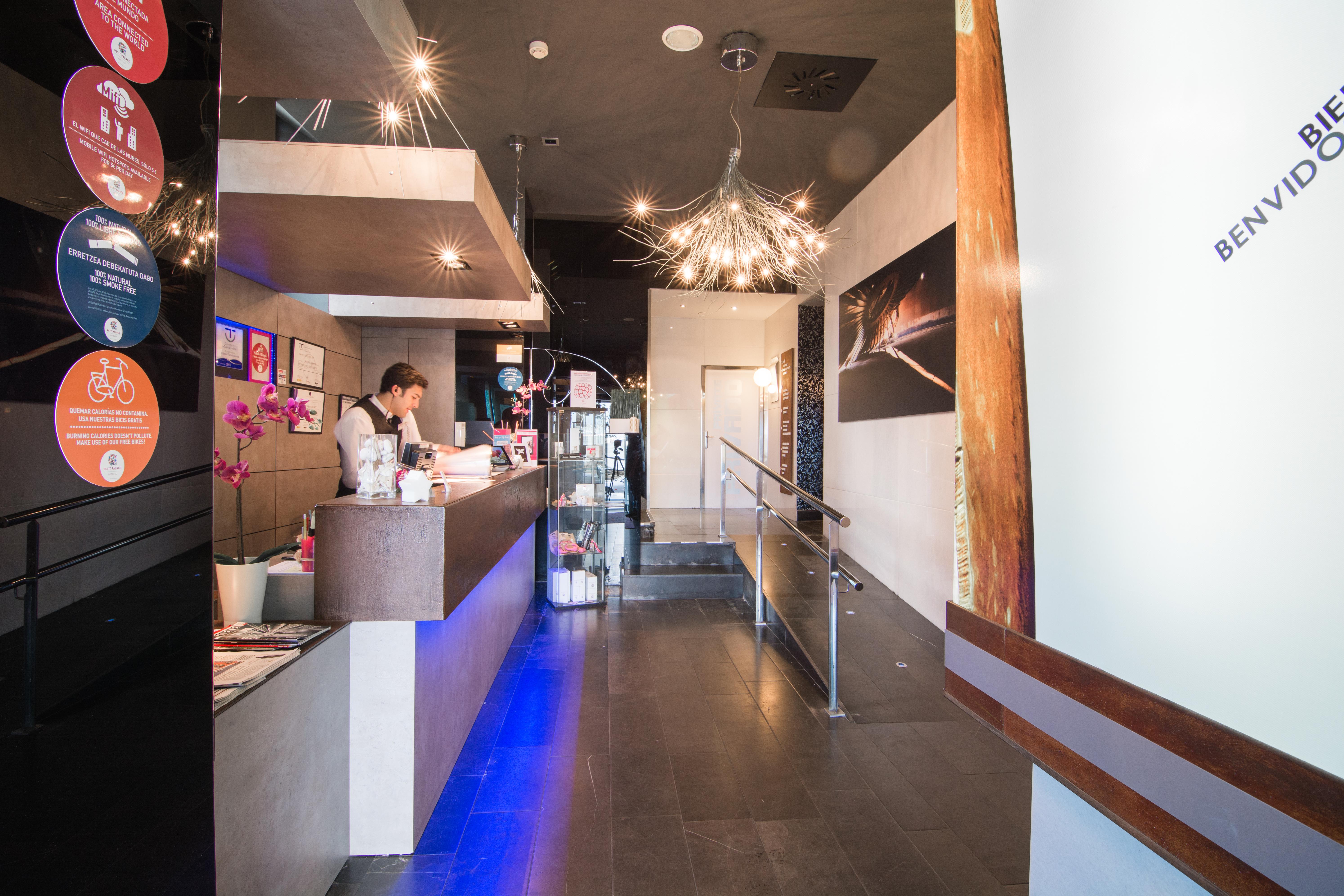 Petit Palace Tamarises Getxo Zewnętrze zdjęcie